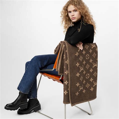 louis vuitton blanket pixels|Neo Monogram Blanket S00 .